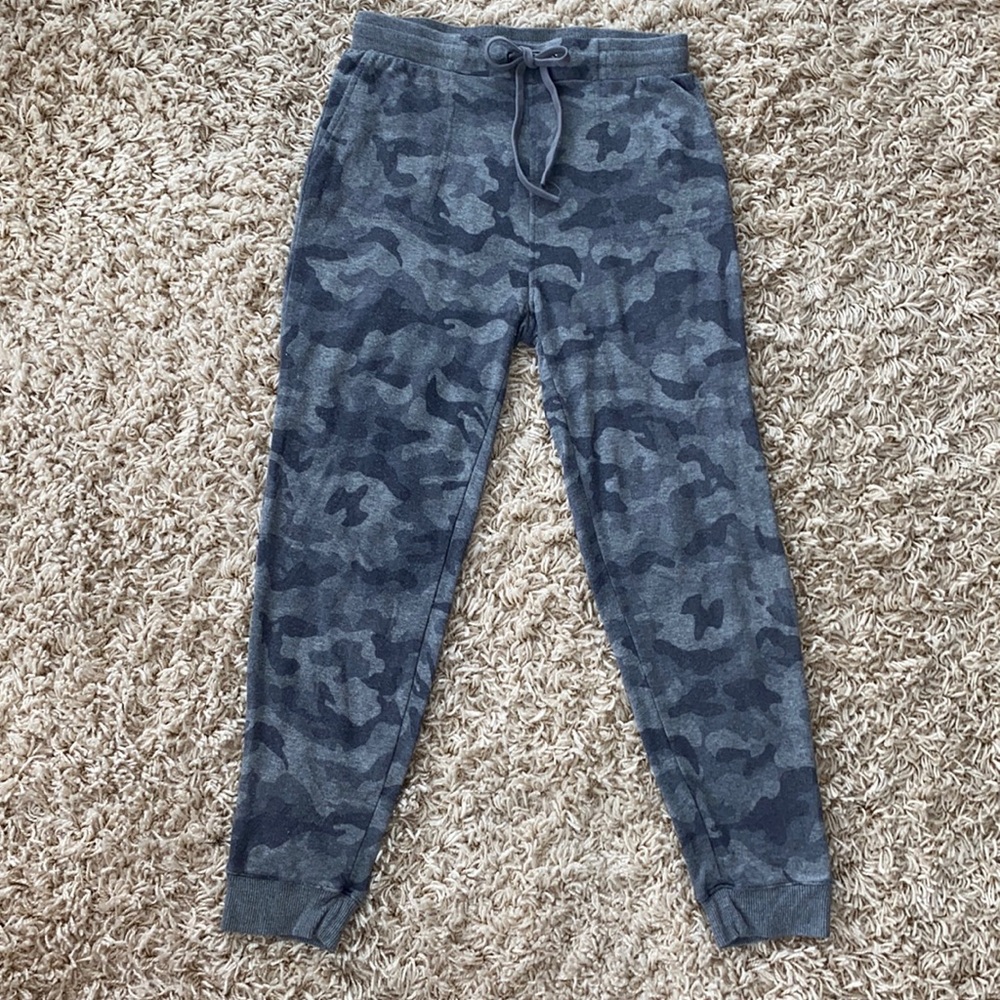 Jane and Delancey Camo Joggers Size Small